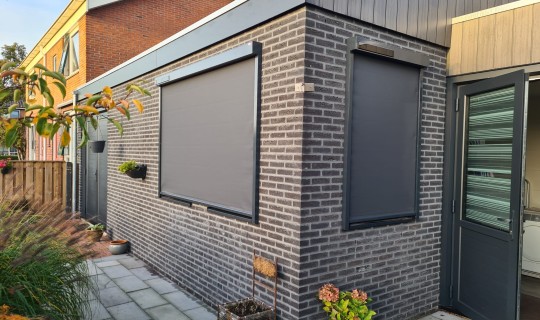 2 x solar screen in Lemmer geplaatst